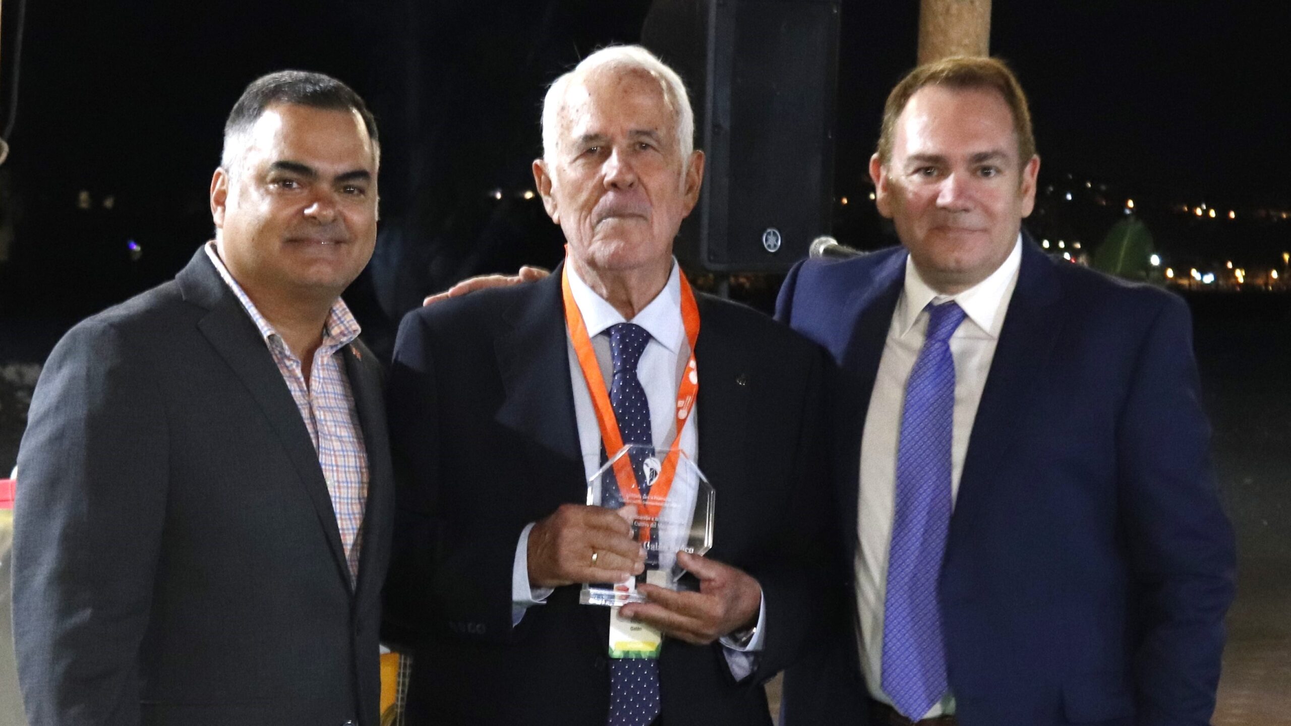 Premiado Dr. Víctor Galán|Premio Dra. Noris Ledesma